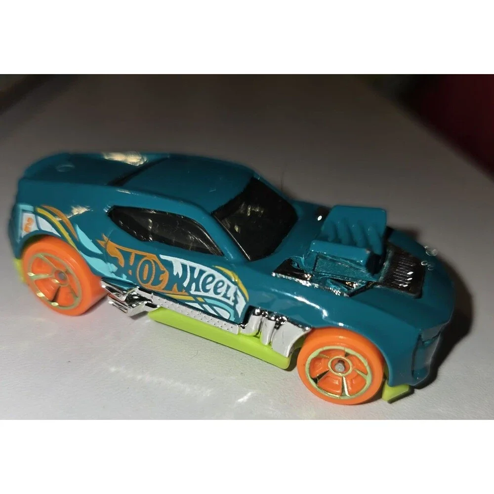 Twinduction Hot Wheels 2010 Action Series Turquoise MC5 Rims 1:64 Loose